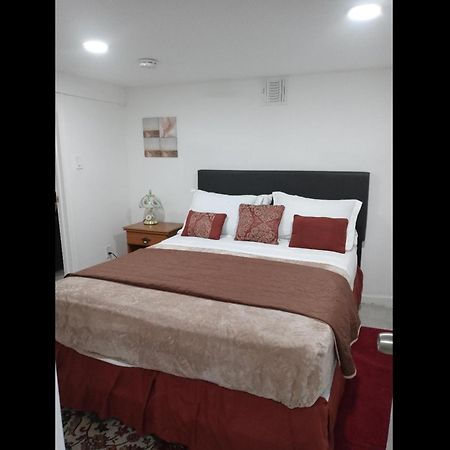 Appartamento "Cozy Basement Retreat Just 40 Minutes To Nyc!" Irvington Esterno foto