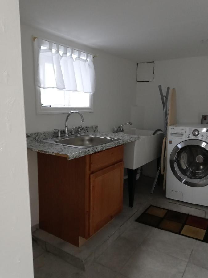 Appartamento "Cozy Basement Retreat Just 40 Minutes To Nyc!" Irvington Esterno foto