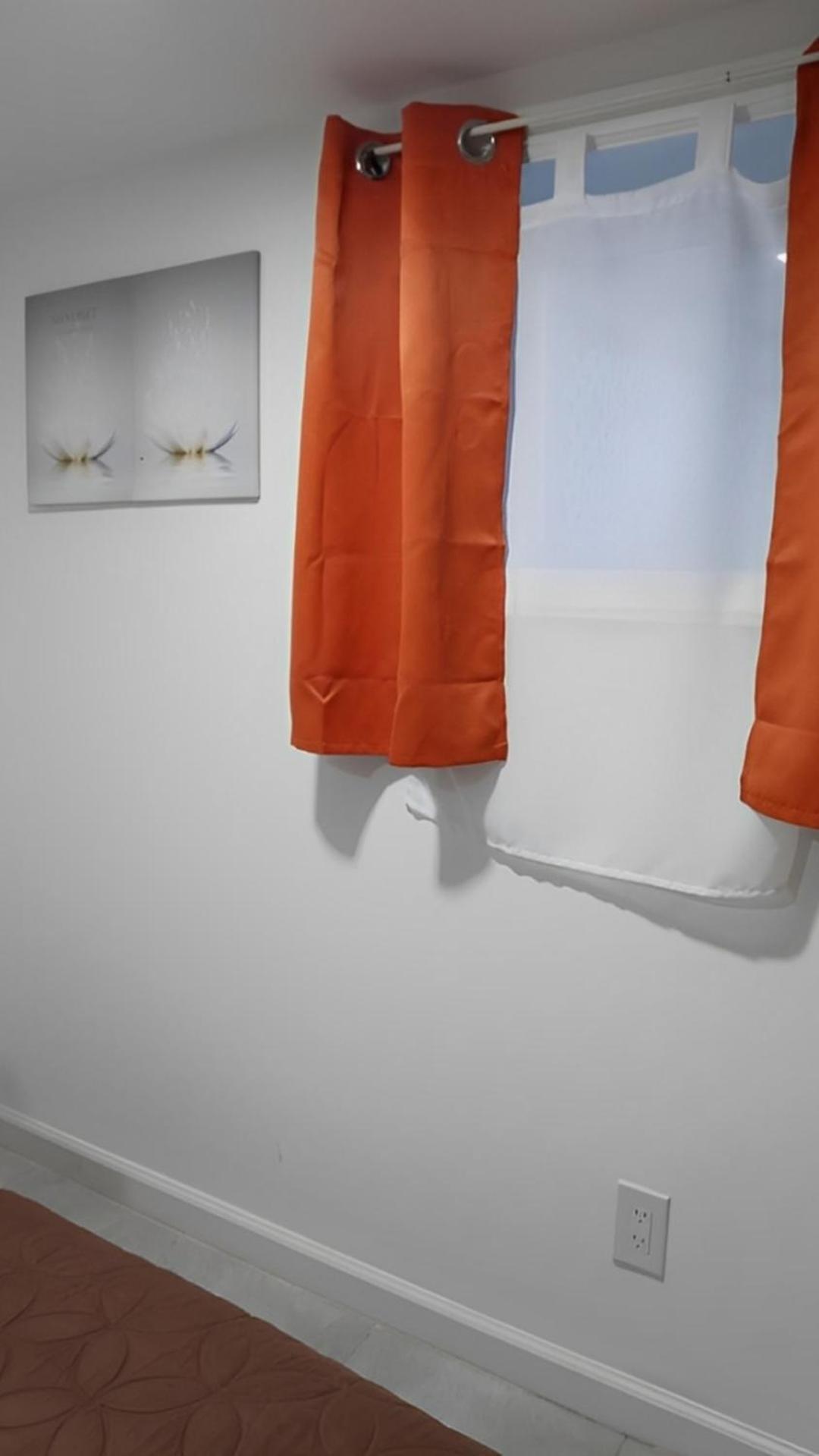 Appartamento "Cozy Basement Retreat Just 40 Minutes To Nyc!" Irvington Esterno foto