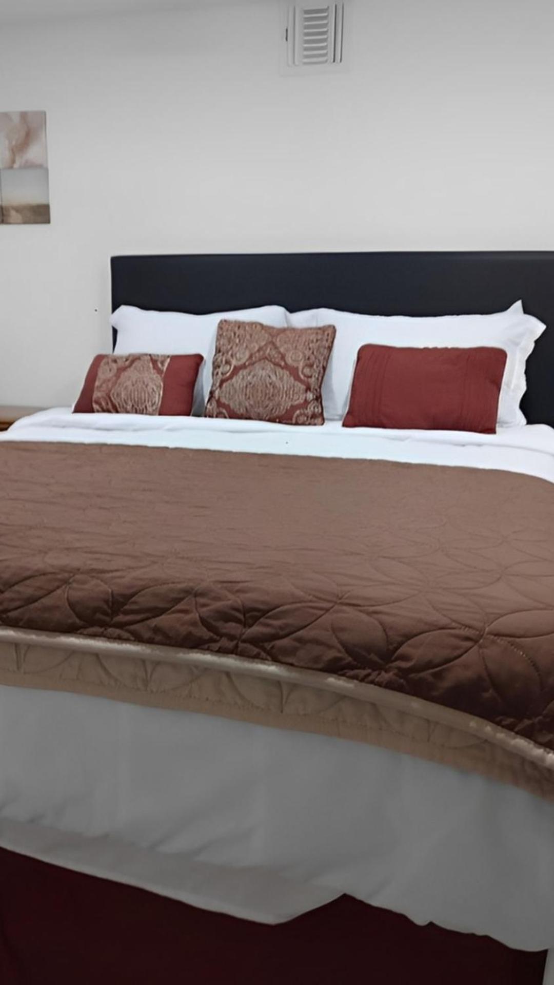 Appartamento "Cozy Basement Retreat Just 40 Minutes To Nyc!" Irvington Esterno foto